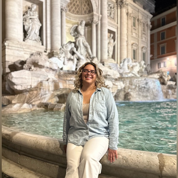 Meet your Posher, Rocio - Picture 1 of 1